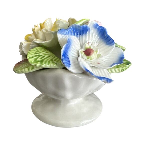 Vintage Royale Stratford Hand Made Bone China Miniature Floral Bowl - Picture 3 of 10